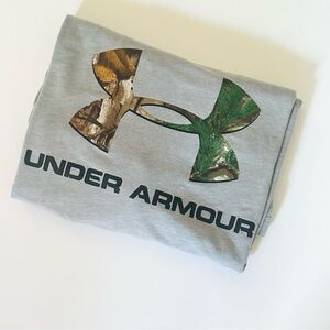 Under Armour Men’s 2XL Graphic Logo Short Sleeve T-Shirt Gray Camo Logo Casual